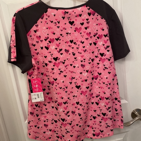 New pink and gray hearts print scrubs top - Picture 6 of 9